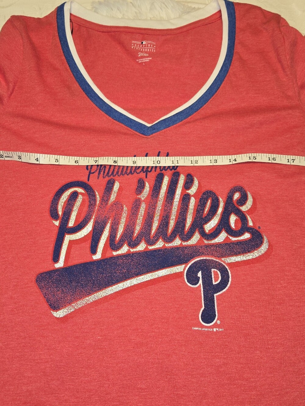 MLB Campus Lifestyle Philadelphia Phillies V-Neck Ringer Tee - Picture 4 of 6